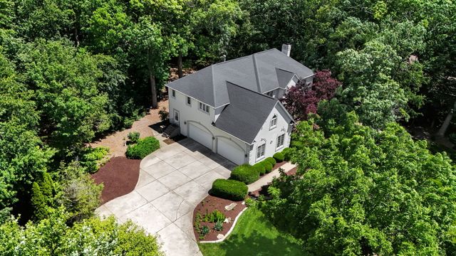 36W244 Fieldcrest Drive, St. Charles, IL 60175