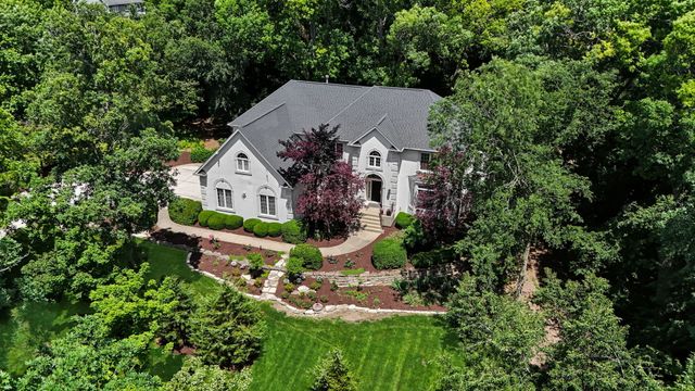 36W244 Fieldcrest Drive, St. Charles, IL 60175