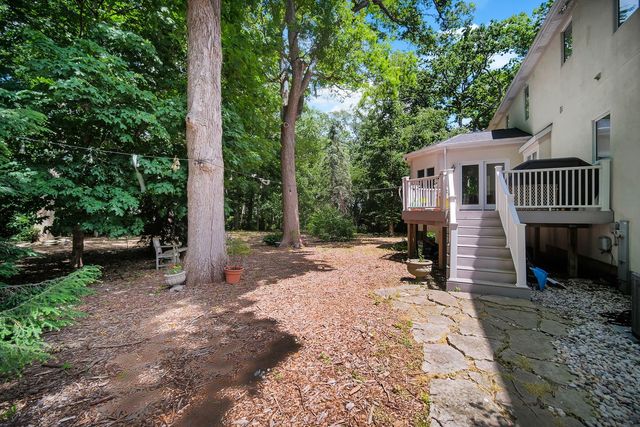 36W244 Fieldcrest Drive, St. Charles, IL 60175