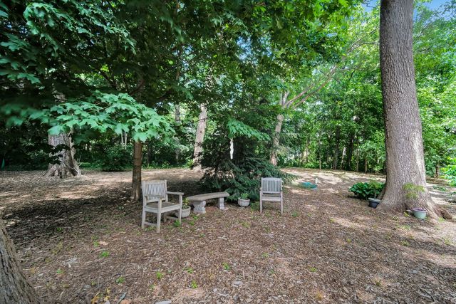 36W244 Fieldcrest Drive, St. Charles, IL 60175