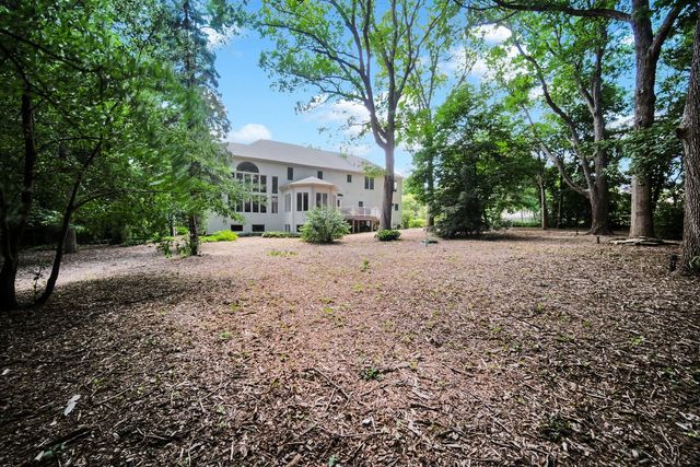 36W244 Fieldcrest Drive, St. Charles, IL 60175