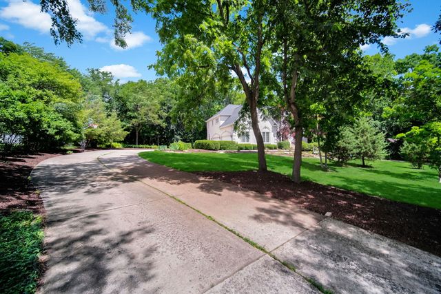 36W244 Fieldcrest Drive, St. Charles, IL 60175