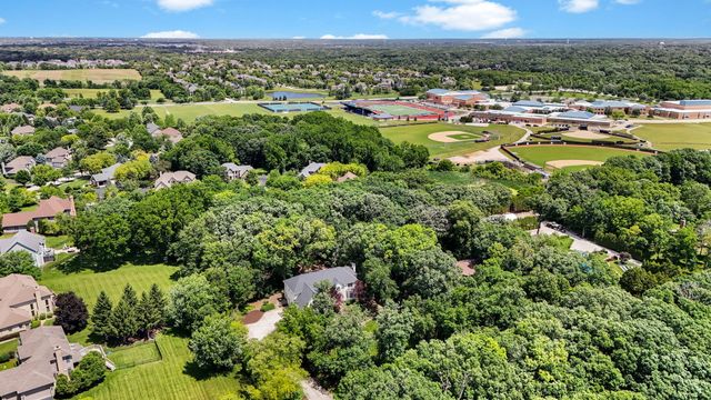 36W244 Fieldcrest Drive, St. Charles, IL 60175
