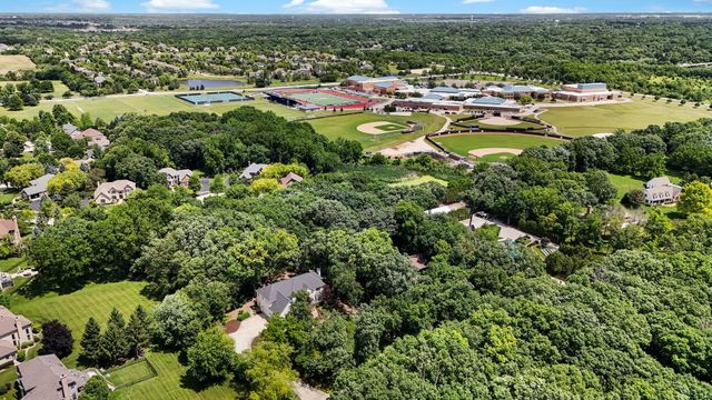 36W244 Fieldcrest Drive, St. Charles, IL 60175