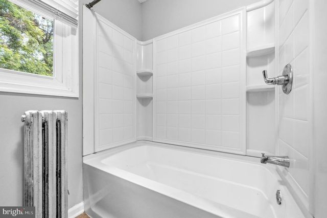 12 LEEWAY, Dundalk, MD 21222