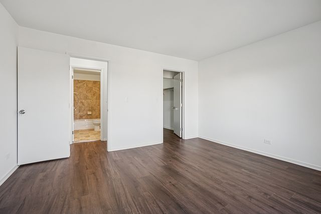 112 Mullingar Court 2B, Schaumburg, IL 60193