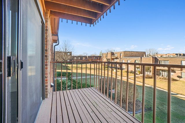 112 Mullingar Court 2B, Schaumburg, IL 60193