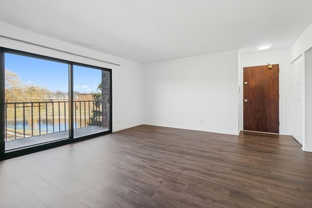 112 Mullingar Court 2B, Schaumburg, IL 60193