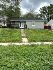 2409 N 10th Street, Kansas City, KS 66104