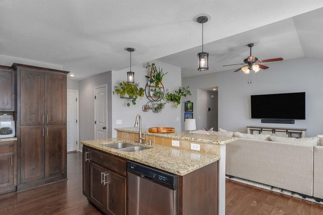 4388 N Katrina Avenue, Springfield, MO 65803