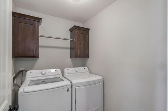 4388 N Katrina Avenue, Springfield, MO 65803