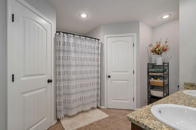 4388 N Katrina Avenue, Springfield, MO 65803