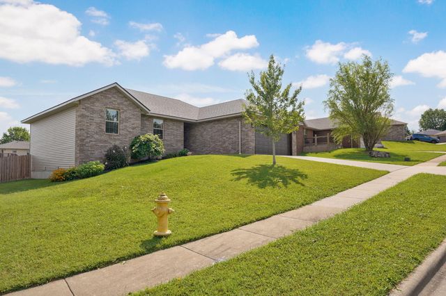 4388 N Katrina Avenue, Springfield, MO 65803