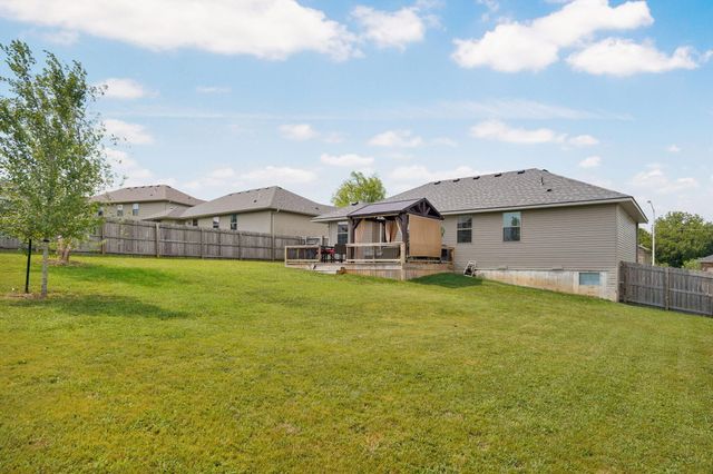 4388 N Katrina Avenue, Springfield, MO 65803