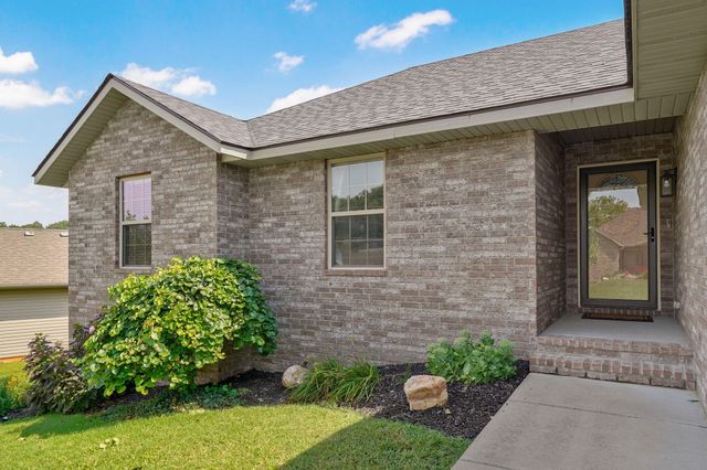 4388 N Katrina Avenue, Springfield, MO 65803