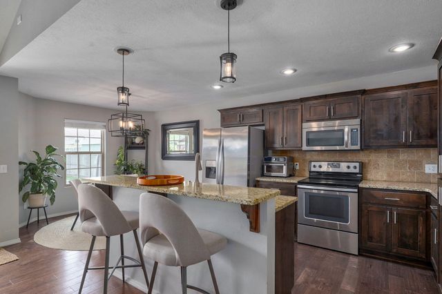 4388 N Katrina Avenue, Springfield, MO 65803