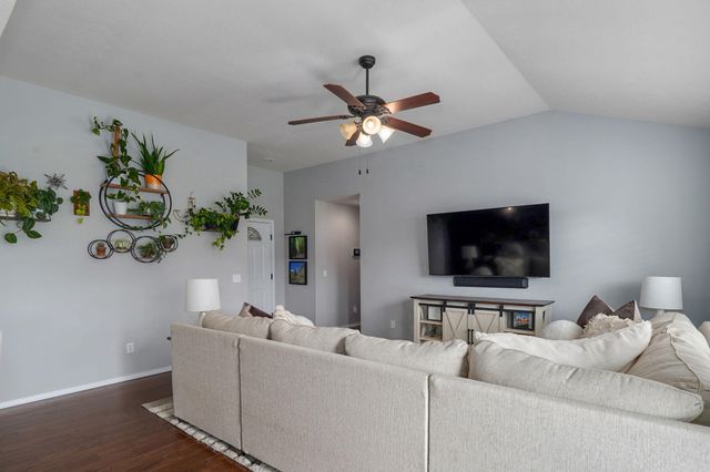 4388 N Katrina Avenue, Springfield, MO 65803