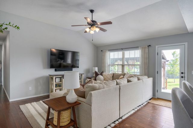 4388 N Katrina Avenue, Springfield, MO 65803