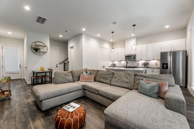 5725 White Magnolia Street, Houston, TX 77091