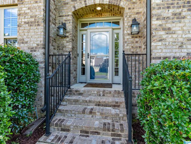 109 WILLOW BRANCH LANE, Chelsea, AL 35043