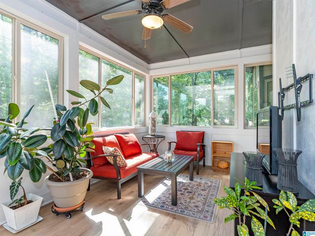 109 WILLOW BRANCH LANE, Chelsea, AL 35043