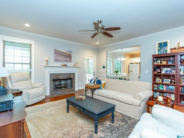 109 WILLOW BRANCH LANE, Chelsea, AL 35043