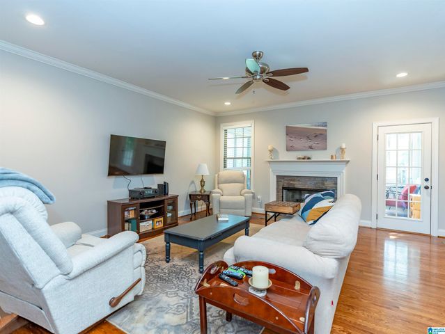 109 WILLOW BRANCH LANE, Chelsea, AL 35043