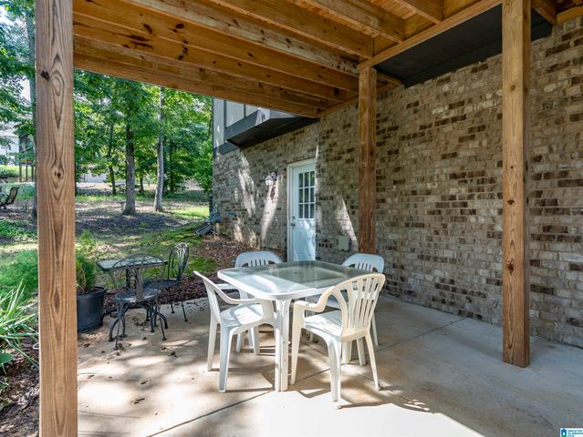 109 WILLOW BRANCH LANE, Chelsea, AL 35043