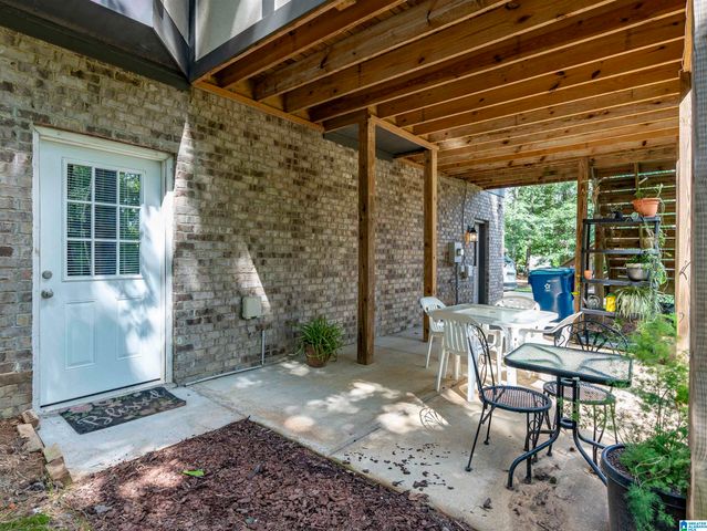 109 WILLOW BRANCH LANE, Chelsea, AL 35043
