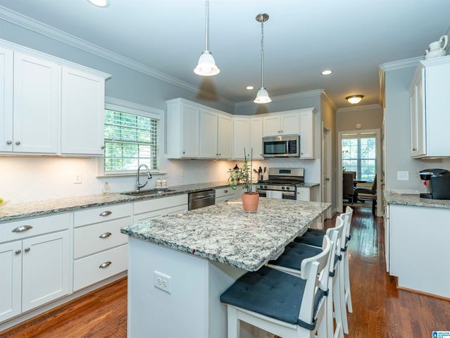 109 WILLOW BRANCH LANE, Chelsea, AL 35043