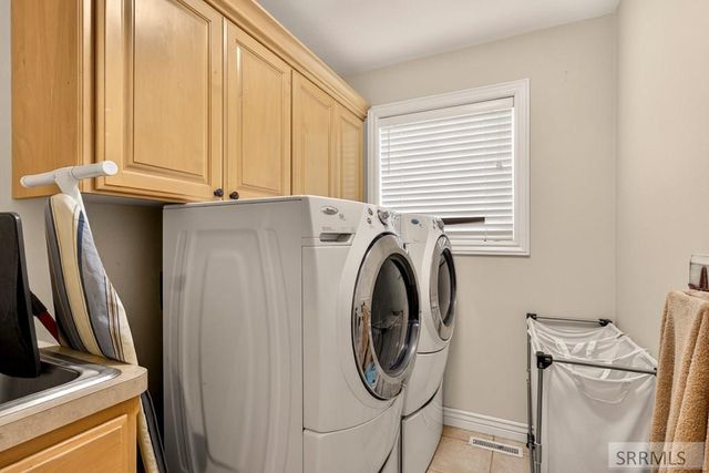 256 E 5th S, Rexburg, ID 83440