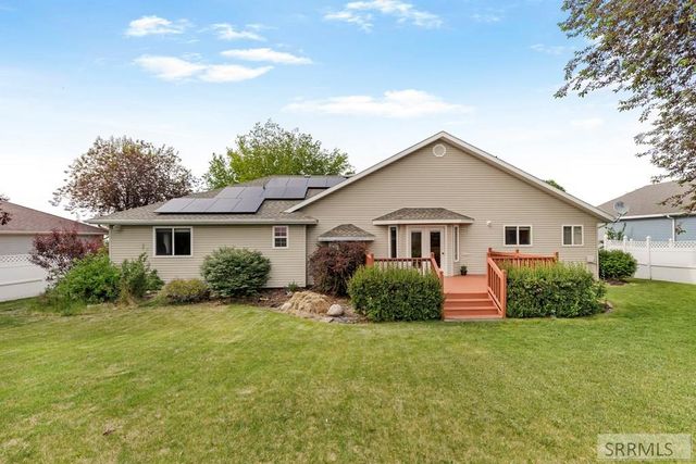 256 E 5th S, Rexburg, ID 83440