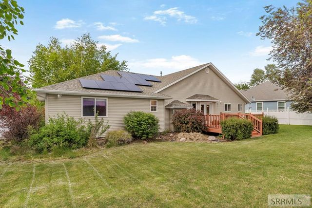 256 E 5th S, Rexburg, ID 83440