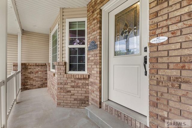 256 E 5th S, Rexburg, ID 83440