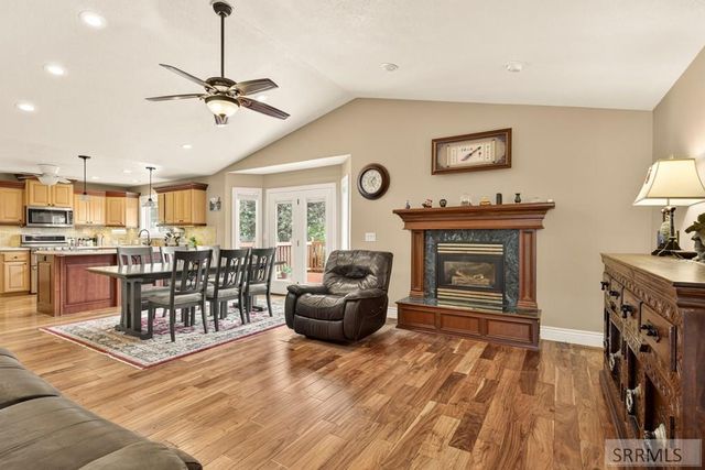 256 E 5th S, Rexburg, ID 83440