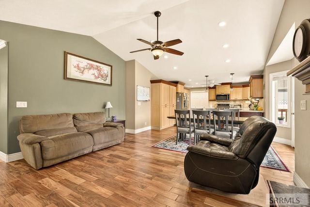 256 E 5th S, Rexburg, ID 83440