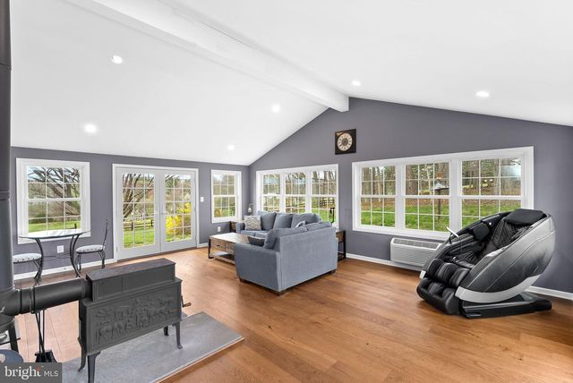 38768 EUDORA LN, Hamilton, VA 20158