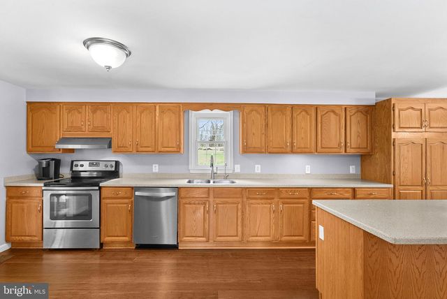 38768 EUDORA LN, Hamilton, VA 20158
