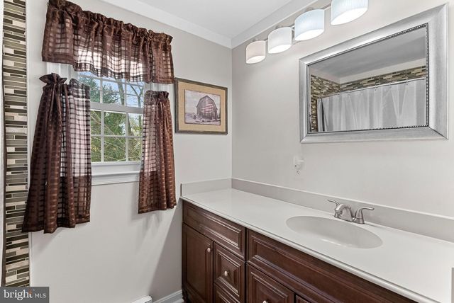 38768 EUDORA LN, Hamilton, VA 20158