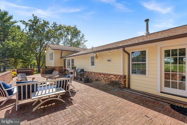 38768 EUDORA LN, Hamilton, VA 20158