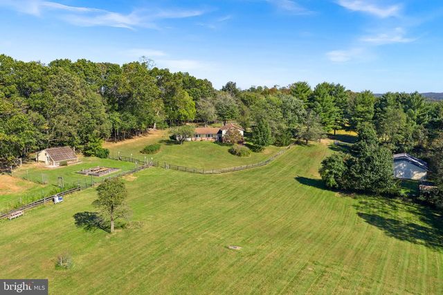 38768 EUDORA LN, Hamilton, VA 20158