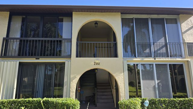222 Pine Hov Circle B-2, Greenacres, FL 33463