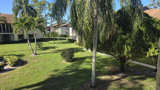 222 Pine Hov Circle B-2, Greenacres, FL 33463