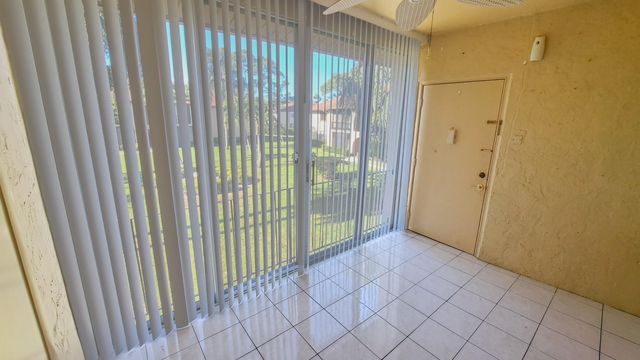 222 Pine Hov Circle B-2, Greenacres, FL 33463