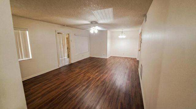 222 Pine Hov Circle B-2, Greenacres, FL 33463