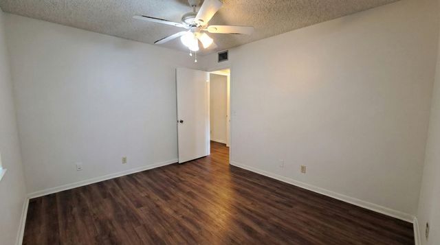 222 Pine Hov Circle B-2, Greenacres, FL 33463