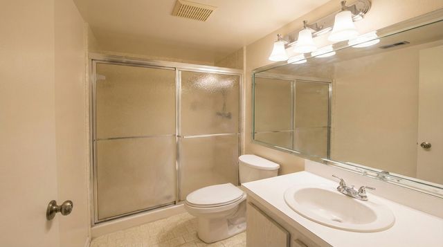 222 Pine Hov Circle B-2, Greenacres, FL 33463