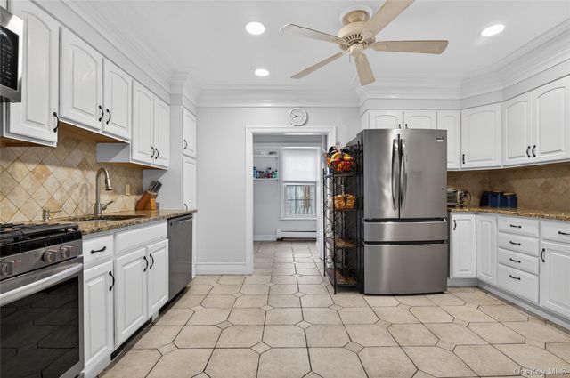 46 Monell Avenue, Islip, NY 11751