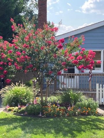 46 Monell Avenue, Islip, NY 11751