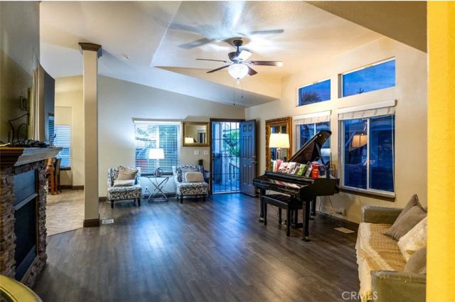 3595 Santa Fe 162, Long Beach, CA 90810